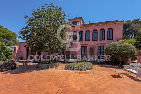 House for sale in Barcelona, Spain 8 bedrooms, 963 sq.m. No. 160092 - photo 2