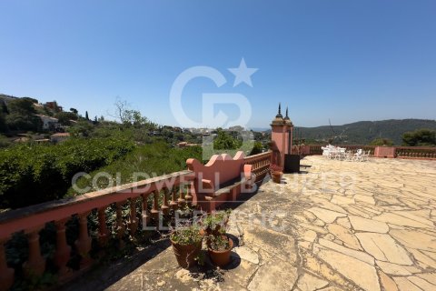 House for sale in Barcelona, Spain 8 bedrooms, 963 sq.m. No. 160092 - photo 3