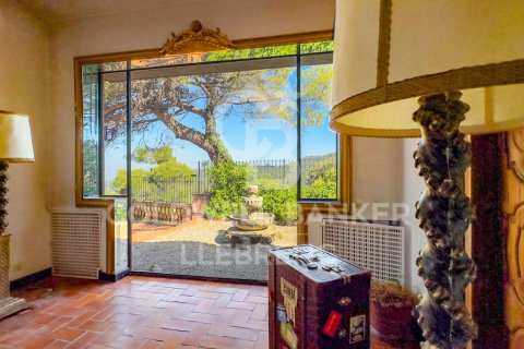 House for sale in Barcelona, Spain 8 bedrooms, 963 sq.m. No. 160092 - photo 28