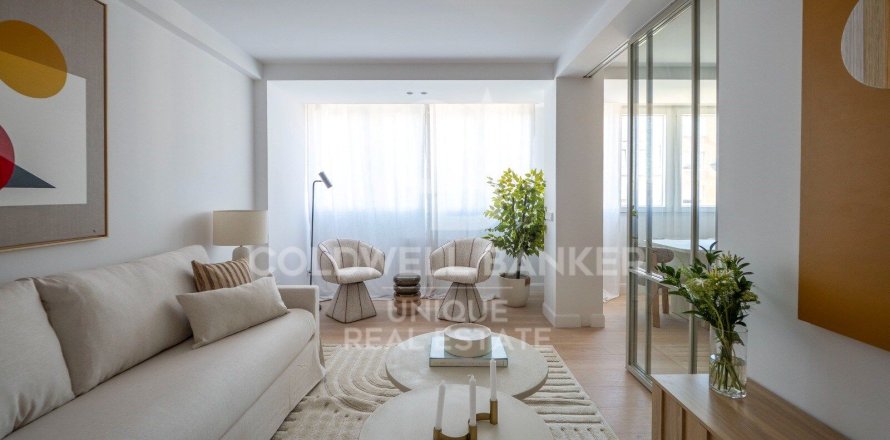 Apartment à Madrid, Espagne 4 chambres, 112 m2 No. 178769