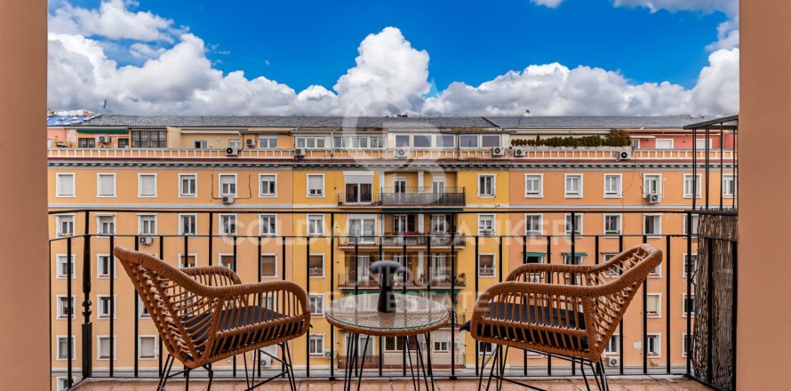 Apartment à Madrid, Espagne 2 chambres, 113 m2 No. 178773
