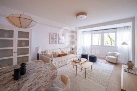Apartment à Madrid, Espagne 3 chambres, 147 m2 No. 178771