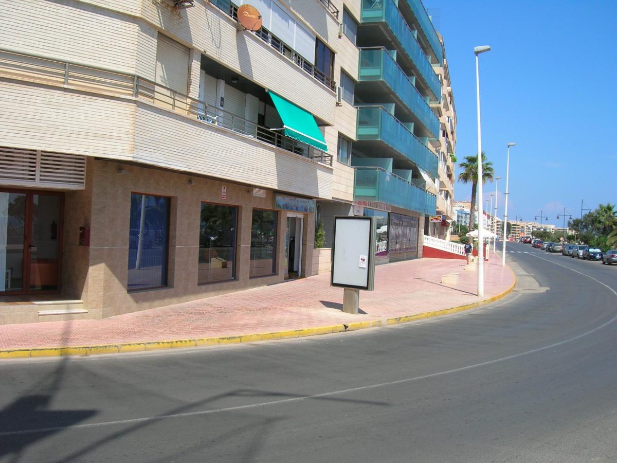 Propiedad comercial en Torrevieja, Alicante, España 170 m2 No. 99858