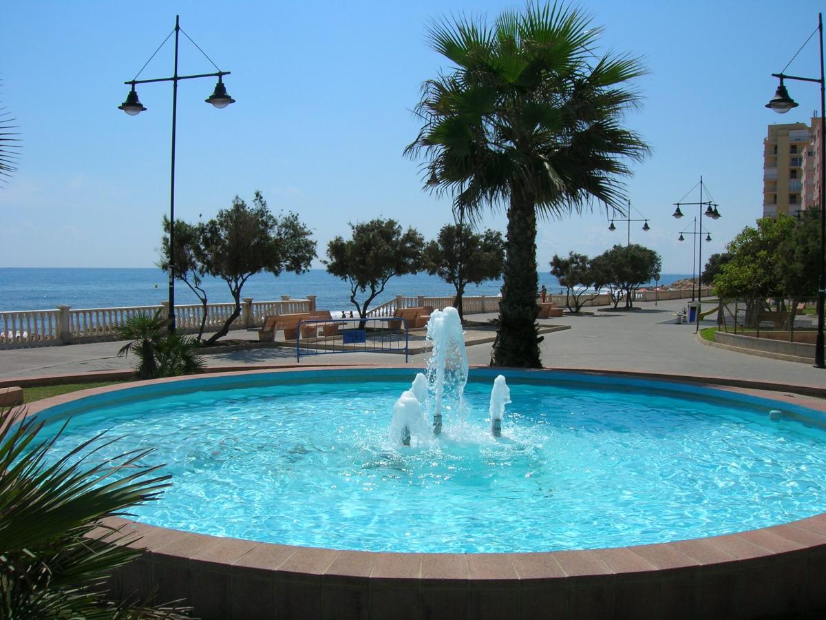 Propiedad comercial en Torrevieja, Alicante, España 170 m2 No. 99858