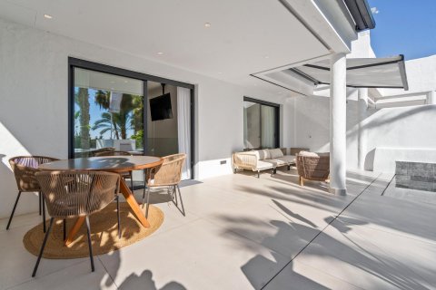 Apartment for sale in Estepona, Malaga, Spain 5 bedrooms, 255 sq.m. No. 169835 - photo 4