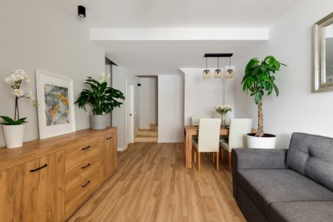 Kaupunkipientalo myytävänä Alicante, Espanja, 3 makuuhuonetta, 104 m2 No. 145348 - kuva 2