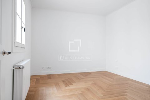 Huoneisto myytävänä Barcelona, Espanja, 2 makuuhuonetta, 141 m2 No. 192829 - kuva 26