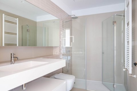 Huoneisto myytävänä Barcelona, Espanja, 2 makuuhuonetta, 141 m2 No. 192829 - kuva 27