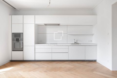 Huoneisto myytävänä Barcelona, Espanja, 2 makuuhuonetta, 141 m2 No. 192829 - kuva 7