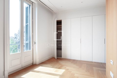 Huoneisto myytävänä Barcelona, Espanja, 2 makuuhuonetta, 141 m2 No. 192829 - kuva 20