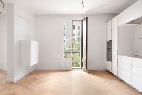 Huoneisto myytävänä Barcelona, Espanja, 2 makuuhuonetta, 141 m2 No. 192829 - kuva 8