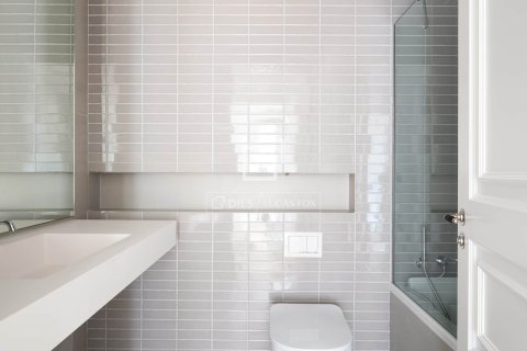 Huoneisto myytävänä Barcelona, Espanja, 2 makuuhuonetta, 141 m2 No. 192829 - kuva 29