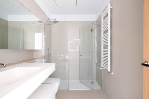 Huoneisto myytävänä Barcelona, Espanja, 2 makuuhuonetta, 141 m2 No. 192829 - kuva 28