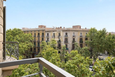 Huoneisto myytävänä Barcelona, Espanja, 2 makuuhuonetta, 141 m2 No. 192829 - kuva 13