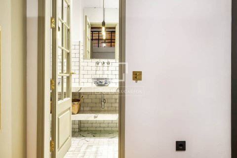 Huoneisto myytävänä Barcelona, Espanja, 1 makuuhuone, 68 m2 No. 192832 - kuva 25