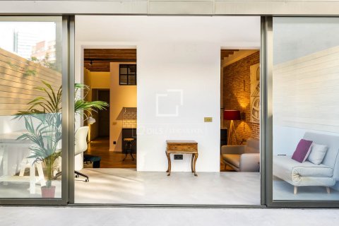 Huoneisto myytävänä Barcelona, Espanja, 1 makuuhuone, 68 m2 No. 192832 - kuva 2