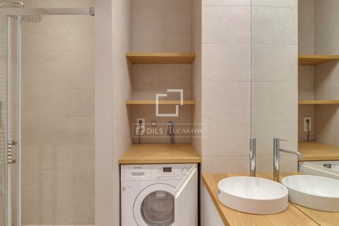 Apartment à vendre à Barcelona, Espagne, 1 chambre, 57 m2 No. 192831 - photo 15