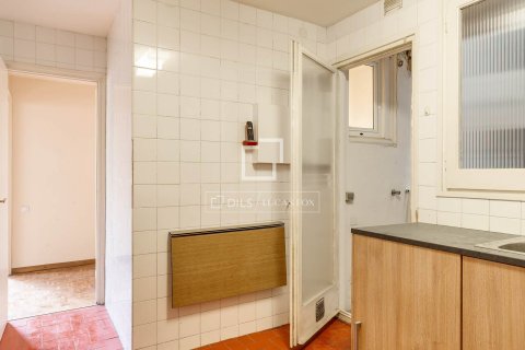 Huoneisto myytävänä Barcelona, Espanja, 4 makuuhuonetta, 120 m2 No. 192833 - kuva 12