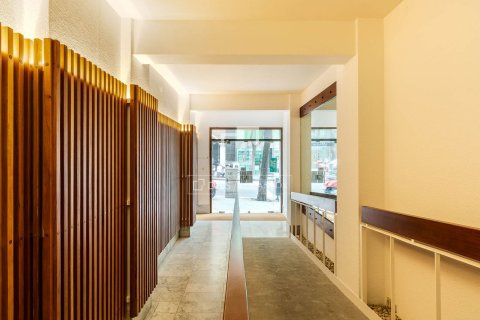 Huoneisto myytävänä Barcelona, Espanja, 4 makuuhuonetta, 120 m2 No. 192833 - kuva 29