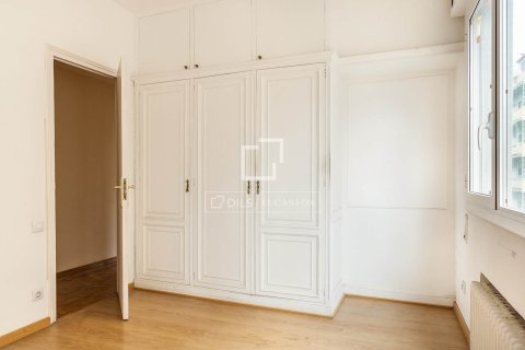 Huoneisto myytävänä Barcelona, Espanja, 4 makuuhuonetta, 120 m2 No. 192833 - kuva 19