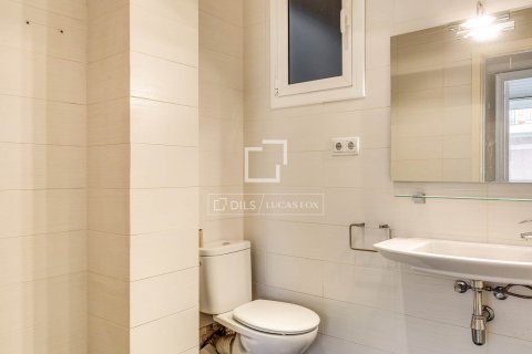 Huoneisto myytävänä Barcelona, Espanja, 4 makuuhuonetta, 120 m2 No. 192833 - kuva 25