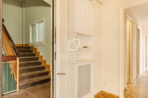 Huoneisto myytävänä Barcelona, Espanja, 4 makuuhuonetta, 120 m2 No. 192833 - kuva 14