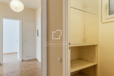 Huoneisto myytävänä Barcelona, Espanja, 4 makuuhuonetta, 120 m2 No. 192833 - kuva 23