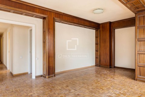 Huoneisto myytävänä Barcelona, Espanja, 4 makuuhuonetta, 120 m2 No. 192833 - kuva 6