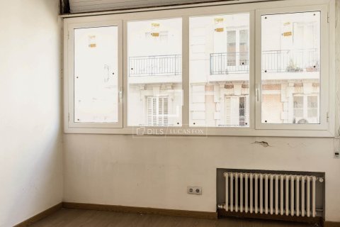 Huoneisto myytävänä Barcelona, Espanja, 4 makuuhuonetta, 120 m2 No. 192833 - kuva 8