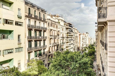 Huoneisto myytävänä Barcelona, Espanja, 4 makuuhuonetta, 120 m2 No. 192833 - kuva 28