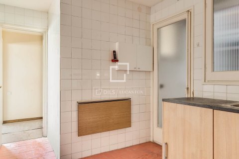 Huoneisto myytävänä Barcelona, Espanja, 4 makuuhuonetta, 120 m2 No. 192833 - kuva 9