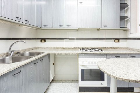 Huoneisto myytävänä Barcelona, Espanja, 2 makuuhuonetta, 60 m2 No. 192830 - kuva 15