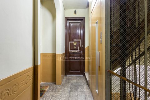 Huoneisto myytävänä Barcelona, Espanja, 2 makuuhuonetta, 60 m2 No. 192830 - kuva 23