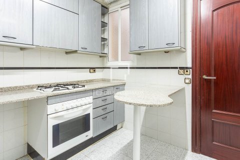 Huoneisto myytävänä Barcelona, Espanja, 2 makuuhuonetta, 60 m2 No. 192830 - kuva 13