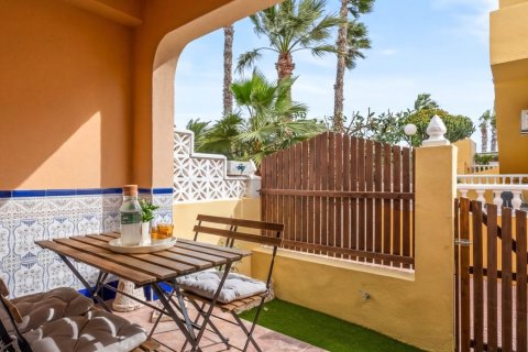 Radhus till salu i Alicante, Spanien 2 sovrum, 73 kvm. Nr. 161307 - foto 8