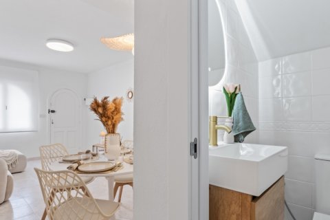 Radhus till salu i Alicante, Spanien 2 sovrum, 73 kvm. Nr. 161307 - foto 22