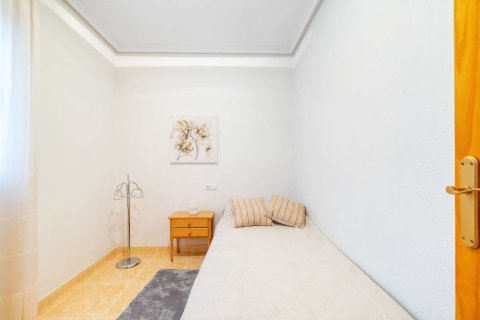 Lägenhet till salu i Torrevieja, Alicante, Spanien 3 sovrum, 74 kvm. Nr. 161311 - foto 10