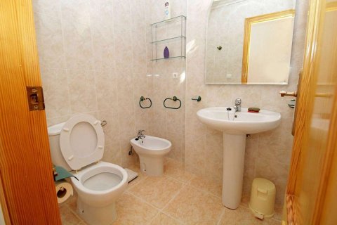 Lägenhet till salu i Torrevieja, Alicante, Spanien 3 sovrum, 74 kvm. Nr. 161311 - foto 14