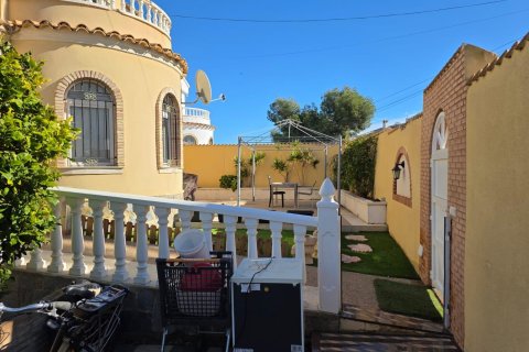 Huvila myytävänä Urbanizacion Las Filipinas, Alicante, Espanja, 4 makuuhuonetta, 153 m2 No. 179554 - kuva 11
