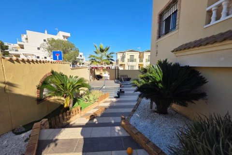 Huvila myytävänä Urbanizacion Las Filipinas, Alicante, Espanja, 4 makuuhuonetta, 153 m2 No. 179554 - kuva 12