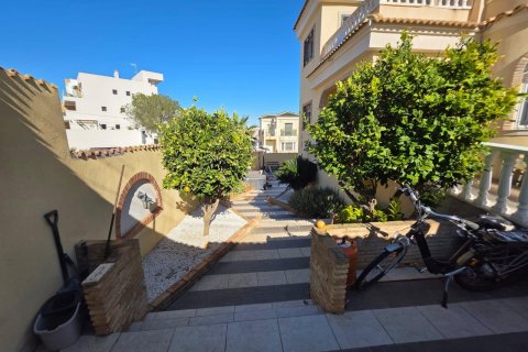 Huvila myytävänä Urbanizacion Las Filipinas, Alicante, Espanja, 4 makuuhuonetta, 153 m2 No. 179554 - kuva 19