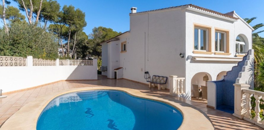Villa a Moraira, Alicante, Spagna 3 camere da letto, 220 mq. N° 179552