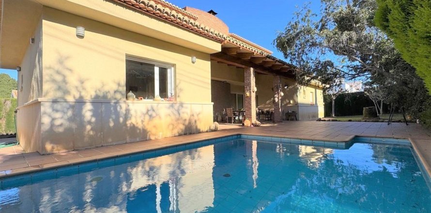 Villa a Denia, Alicante, Spagna 3 camere da letto, 200 mq. N° 179549
