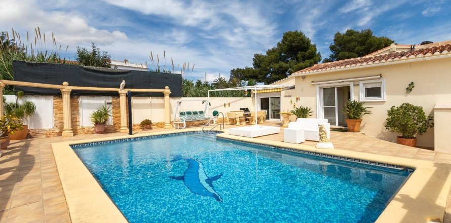 Villa a Moraira, Alicante, Spagna 3 camere da letto, 265 mq. N° 179553