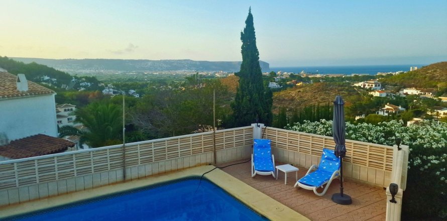 Villa a Javea, Alicante, Spagna 3 camere da letto, 245 mq. N° 179548