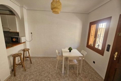 Bungalow for sale in La Zenia, Alicante, Spain 2 bedrooms,  No. 167276 - photo 4
