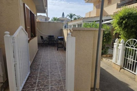 Bungalow for sale in La Zenia, Alicante, Spain 2 bedrooms,  No. 167276 - photo 12