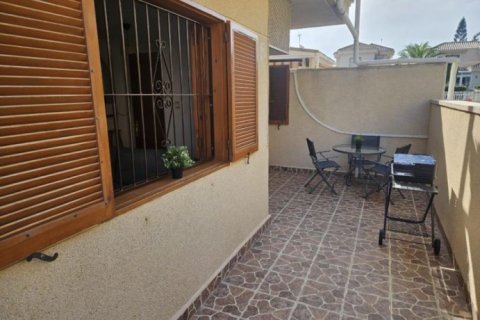 Bungalow for sale in La Zenia, Alicante, Spain 2 bedrooms,  No. 167276 - photo 10
