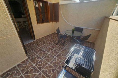 Bungalow for sale in La Zenia, Alicante, Spain 2 bedrooms,  No. 167276 - photo 11