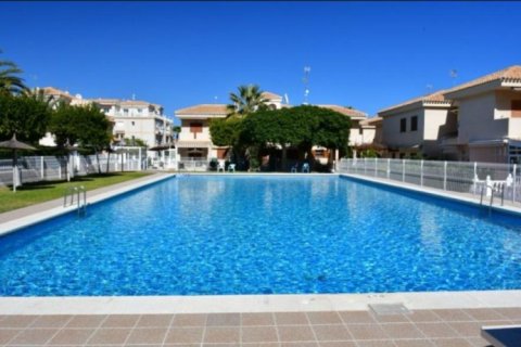 Bungalow for sale in La Zenia, Alicante, Spain 2 bedrooms,  No. 167276 - photo 2